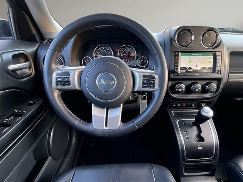 Used 2015 Jeep Patriot Limited w/ Sun/Sound Group AWD/4WD image 9