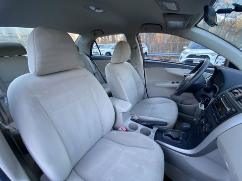 Used 2013 Toyota Corolla L image 30