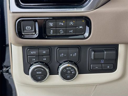 New 2026 GMC Yukon XL Denali AWD/4WD image 10
