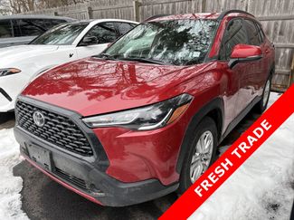 Used 2023 Toyota Corolla Cross LE video 1