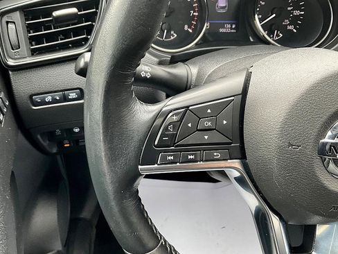 Used 2019 Nissan Rogue SV w/ Sun & Sound Touring Package image 29