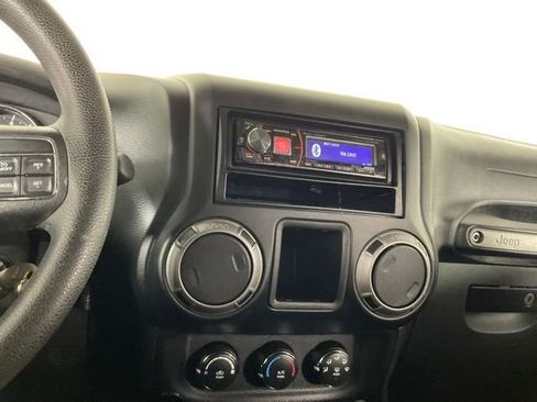 Used 2015 Jeep Wrangler Sport AWD/4WD image 17