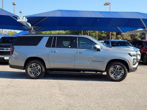 Used 2025 Chevrolet Suburban Z71 AWD/4WD image 7