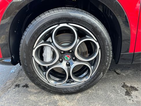 Used 2024 Alfa Romeo Tonale Ti w/ Premium Interior Package AWD/4WD image 25