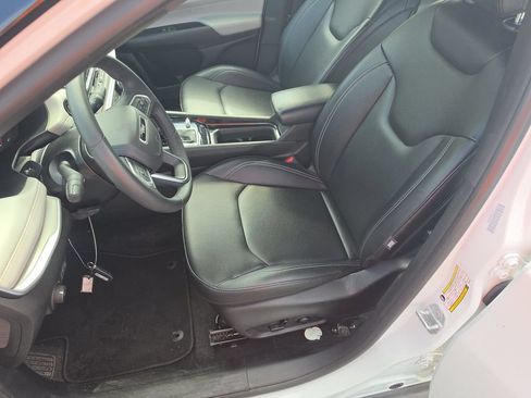 Used 2025 Jeep Compass Limited AWD/4WD image 4