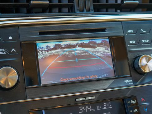 Used 2013 Toyota Avalon XLE Touring image 18