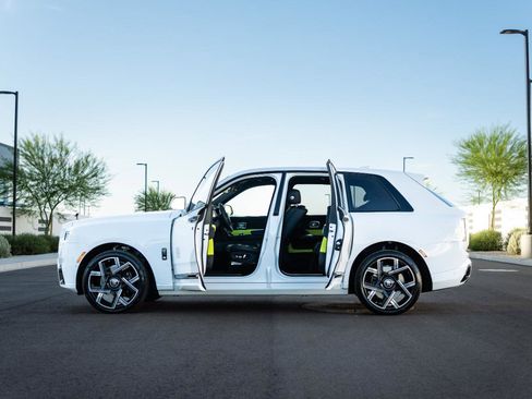 Used 2025 Rolls-Royce Cullinan Black Badge image 7