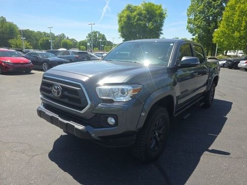 Used 2023 Toyota Tacoma SR5 w/ Technology Package image 4
