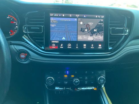 Used 2022 Dodge Durango SRT w/ Technology Group AWD/4WD image 16