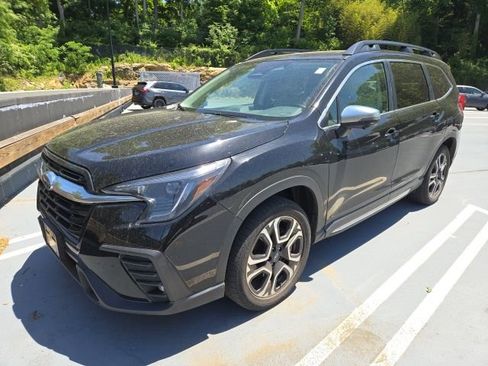 Used 2023 Subaru Ascent Limited w/ Technology Package AWD/4WD image 5
