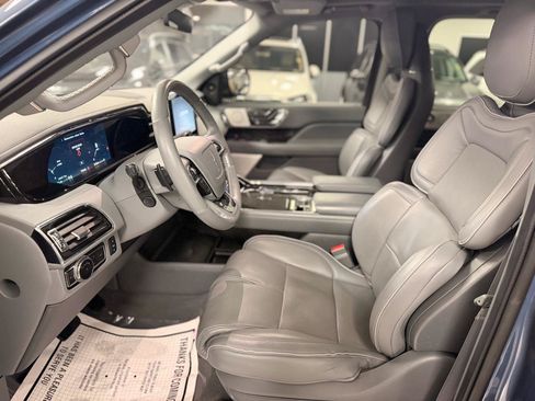 Used 2018 Lincoln Navigator Reserve w/ Technology Package AWD/4WD image 11