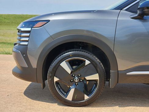 New 2026 Nissan Kicks SR image 9