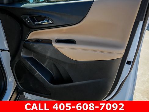 Used 2023 Chevrolet Equinox Premier AWD/4WD image 17