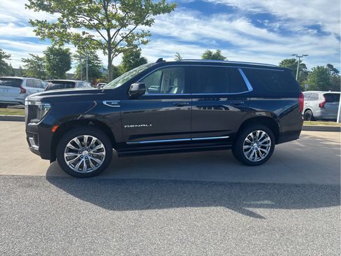 Used 2023 GMC Yukon Denali AWD/4WD image 4
