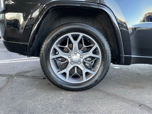 Used 2021 Jeep Grand Cherokee Overland image 37