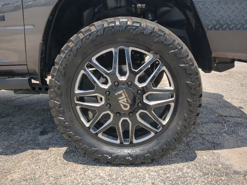 Used 2024 RAM 3500 Big Horn w/ Night Edition AWD/4WD image 9