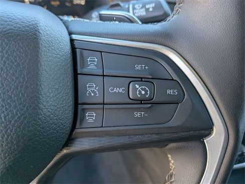 Certified 2024 Jeep Grand Cherokee Altitude image 18