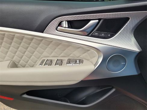 Used 2022 Genesis G70 3.3T image 18