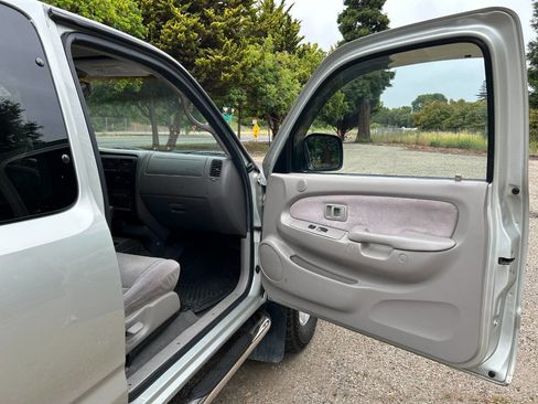 Used 2003 Toyota Tacoma PreRunner image 30