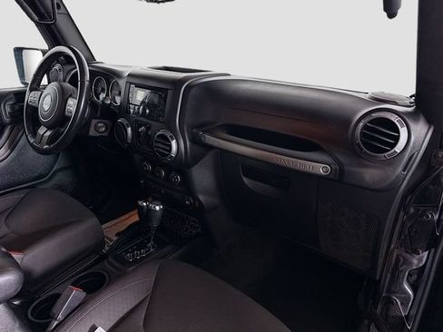 Used 2018 Jeep Wrangler Unlimited Sport S AWD/4WD image 22