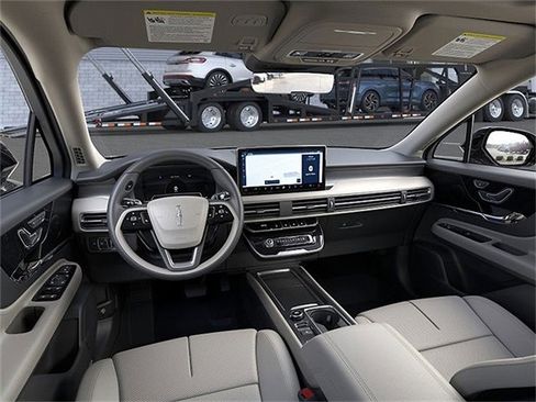 New 2026 Lincoln Corsair Premiere image 9