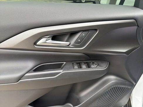 Used 2026 Chevrolet Equinox EV LT image 27