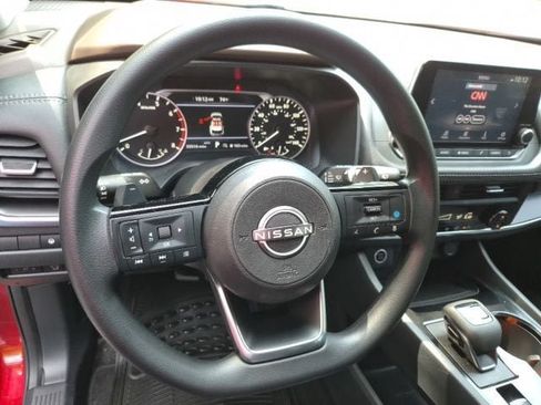 Used 2023 Nissan Rogue SV AWD/4WD image 18