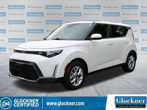 Used 2025 Kia Soul LX FWD image 1