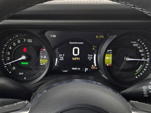 Used 2025 Jeep Wrangler Unlimited Sahara AWD/4WD image 21