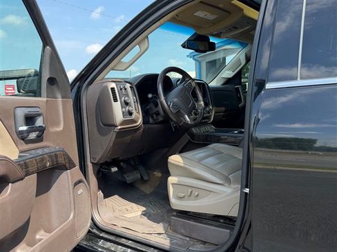 Used 2016 GMC Sierra 2500 Denali w/ Duramax Plus Package AWD/4WD image 17