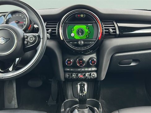 Used 2021 MINI Cooper 2-Door Hardtop image 21