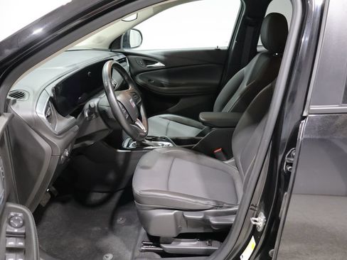 Used 2024 Buick Encore GX Preferred AWD/4WD image 9