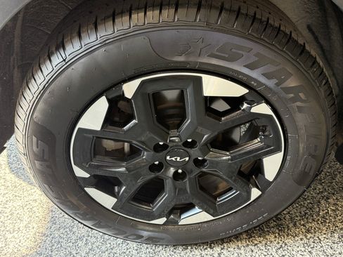Used 2024 Kia Sorento S FWD image 27