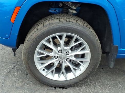 Used 2023 Jeep Grand Cherokee Summit w/ Advanced Protech Group IV image 32