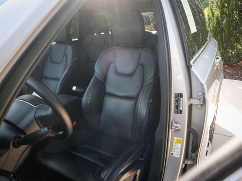 Used 2023 Volvo XC90 T8 Ultimate w/ Protection Package Premier image 16