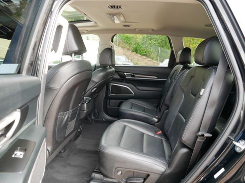 Certified 2025 Kia Telluride S AWD/4WD image 36
