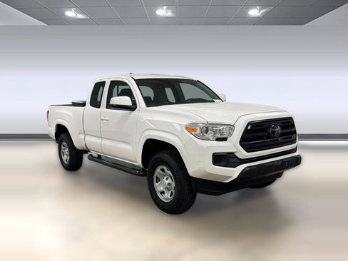Used 2018 Toyota Tacoma SR w/ SR Convenience Package image 5