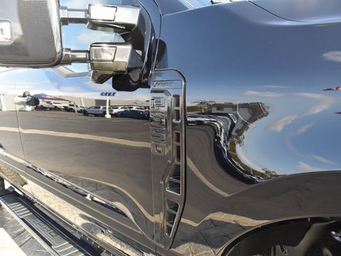 Used 2025 Ford F350 Lariat w/ FX4 Off-Road Package image 6