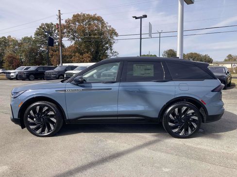 New 2026 Lincoln Nautilus Reserve image 8