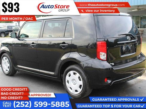 Used 2014 Scion xB FWD image 8