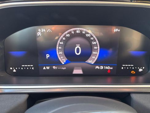 New 2025 Volkswagen Taos SE image 12