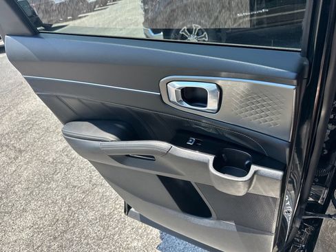 Certified 2023 Kia Sorento SX AWD/4WD image 23