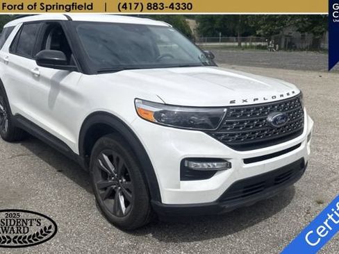 Used 2023 Ford Explorer XLT w/ Equipment Group 202A AWD/4WD image 4