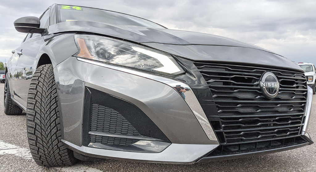 Used 2024 Nissan Altima 2.5 SV FWD image 22