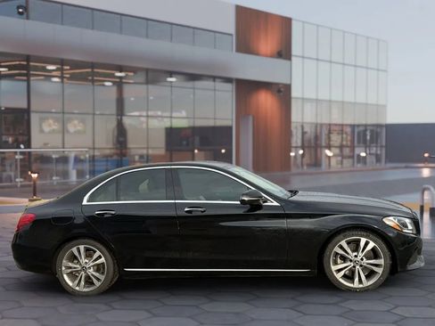 Used 2018 Mercedes-Benz C 300 Sedan w/ Premium Package image 17