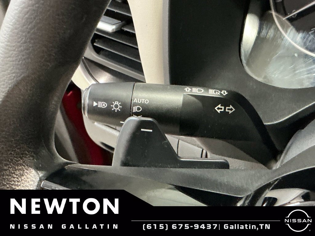 Used 2023 Nissan Rogue SV FWD image 27