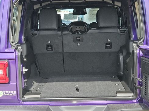 New 2026 Jeep Wrangler Unlimited Sahara AWD/4WD image 8
