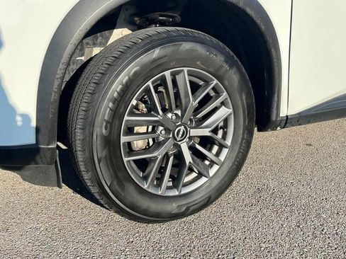 Used 2023 Nissan Rogue S image 10