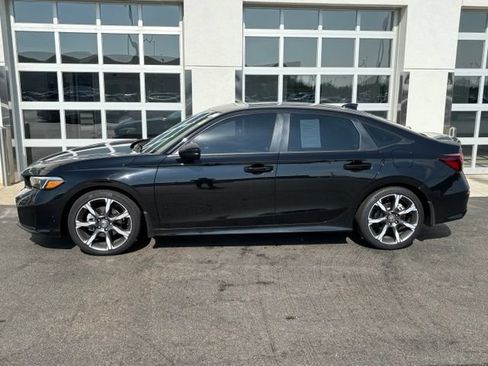 Used 2025 Honda Civic Sport Touring image 3