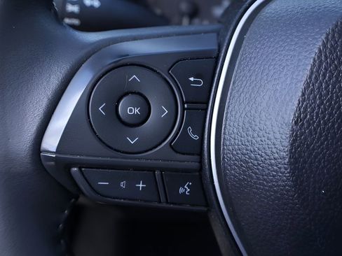 Certified 2025 Toyota Corolla Cross LE image 22